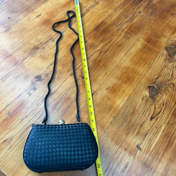 Vintage Neiman Marcus Evening Convertible Clutch Crossbody Gold Top Closure - Picture 11 of 16